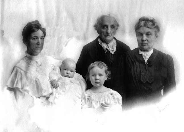 Sarah (Wynkoop) Armstrong, Grace Alvira Armstrong, Kathryne Mary (Armstrong) York, Satatira Alvira (Wagner) Karr, Kathryn (Karr) Wynkoop