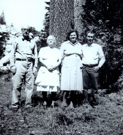 John A. and Ellen (Ellis) Langenbach
John S. and Dorothy (Rigg) Langerbach
at Cabin in the Sierras
photo courtesy of John Oliver Langenbach